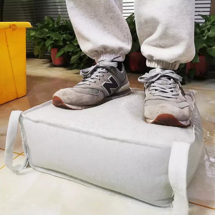 Barreras de inundaciones llena - Flood Barrier Bag reseña y precio